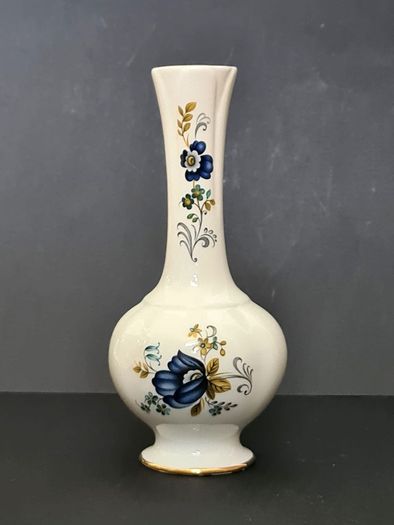 Vintage 1980s Royal Tara Swan Vase Fine Bone China Ireland White Gold Trim Handmade Galway