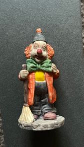 2 Small Clowns