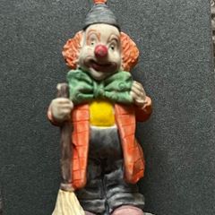 2 Small Clowns