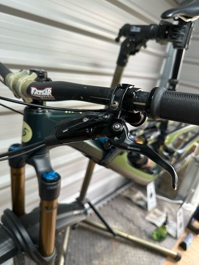 SRAM code brake set