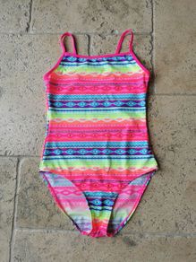 Girls swimsuit (size 33-34)