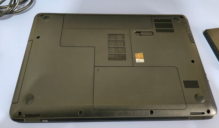HP Compaq CQ58 Laptop Intel Celeron, 8GB RAM, Samsung 128GB SSD + Extra Storage Toshiba 750GB External USB HDD.