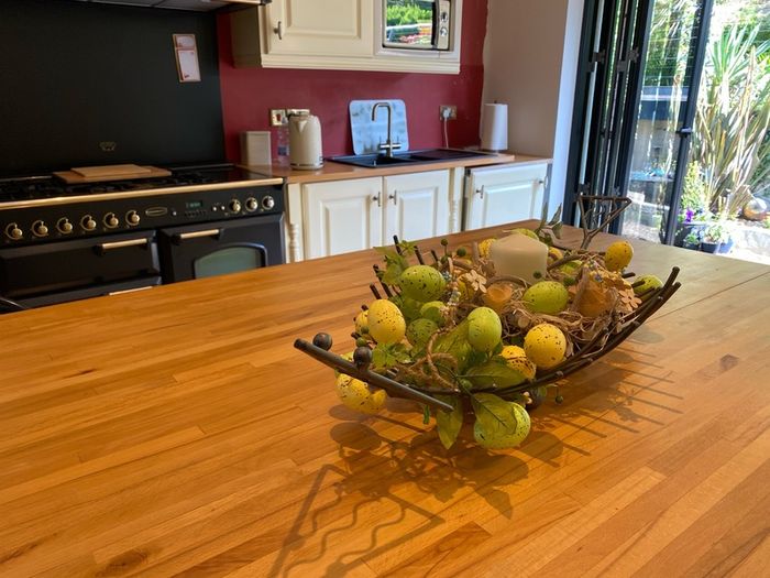 Cream Kitchen with Solid Oak Worktops + integrated Dishwasher & Fridge/Freezer + new Quartz black Sink & Mixer Tap