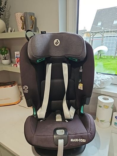 Maxi-Cosi Titan Pro i-size