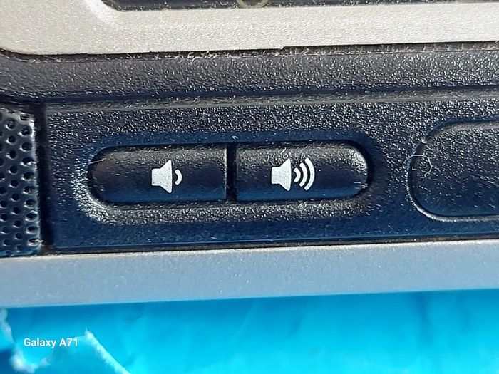 HP Pavilion zv6000, Windows XP, in excellent cosmetic condition, A Genuine real Blast from the past