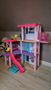 Barbie Dreamhouse with furniture