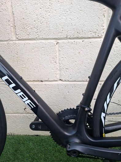 Cube Attain Carbon Road Bike Size Large (56)