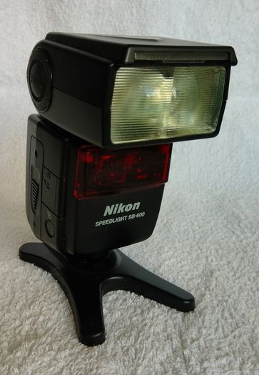Nikon SB600 Speedlight flash unit