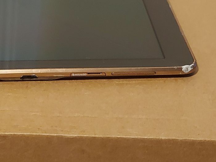 Samsung Galaxy Tab S, 10.5 inch, Model SM-T800, screen has a slight crack or 2 but touchscreen works fine