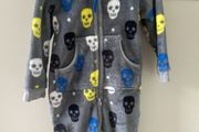 M&amp;S fleecy cozy zipped sleepsuit grey with skulls 1-2 years