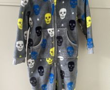M&S fleecy cozy zipped sleepsuit grey with skulls 1-2 years