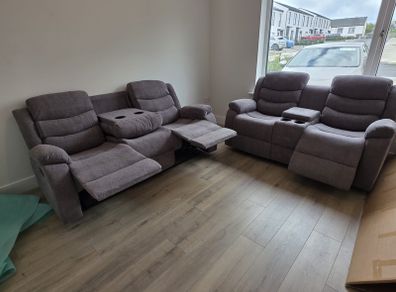 Brand new 3+2 recliner suite