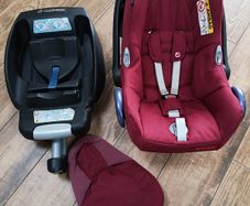 Maxi-Cosi Car Seat and Base