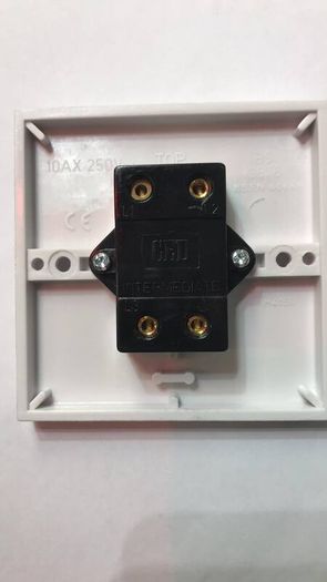 1 Gang Intermediate Light Switch White