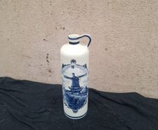 Delft ceramic bottle postage possible