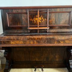 Upright piano