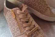 Guess trainers