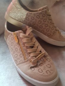 Guess trainers