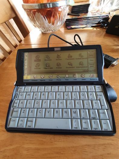 Psion Revo 8MB Palmtop Computer Vintage