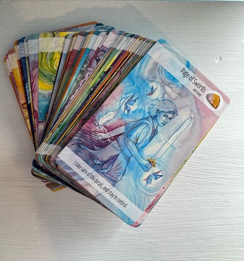 The crystal power tarot