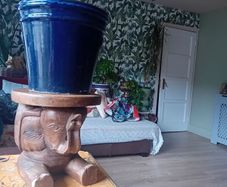 Elephant plant stand