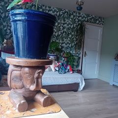 Elephant plant stand