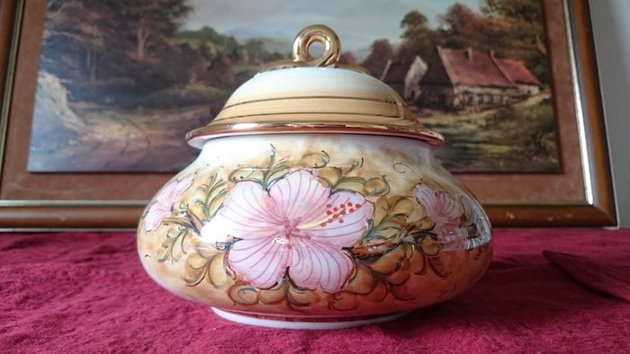 Vintage Pure Gold Gilt Italian Large Porcelain Tureen With Lid Made In Italy