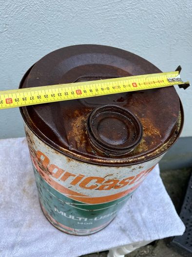 vintage oil can