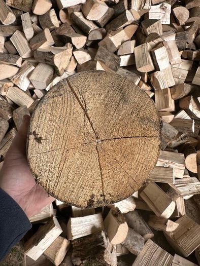 Seasoned Hardwood Logs