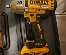 Dewalt Impact DCF899N with x2 Batteries and Charger