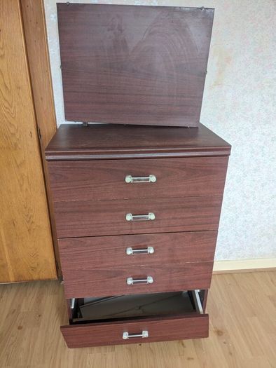 Bedroom Chest of drawers