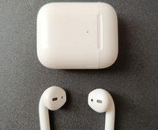 Genuine Apple Airpods
