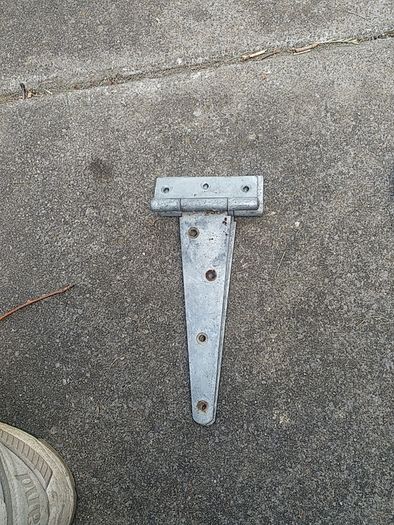 2 sets gate hinges 15 each 25 for both