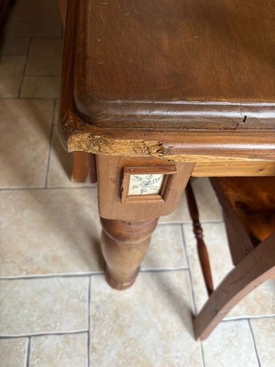 kitchen table and chairs