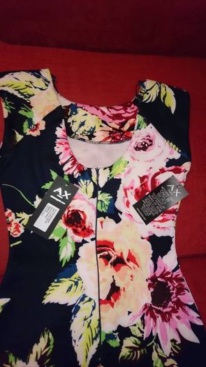 Size 8 ax Paris dress