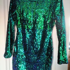 Stunning emerald green sequin dress