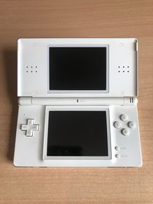 Nintendo DS Lite