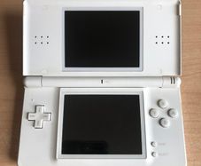 Nintendo DS Lite