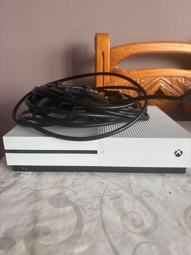 White Xbox one S