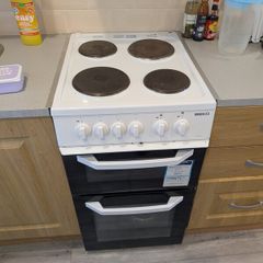 Free standing oven