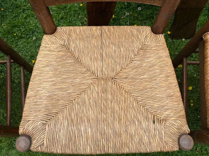 Set of 5 Antique solid oak wood ladder back dining chairs with original wicker seats