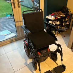 Quickie q100r Electric Wheelchair