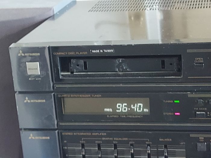 Mitsubishi Music Centre, Model DA-60R, Radio, CD, Tape, Phono, Aux, 2 Philips speakers included, in good condition for its age