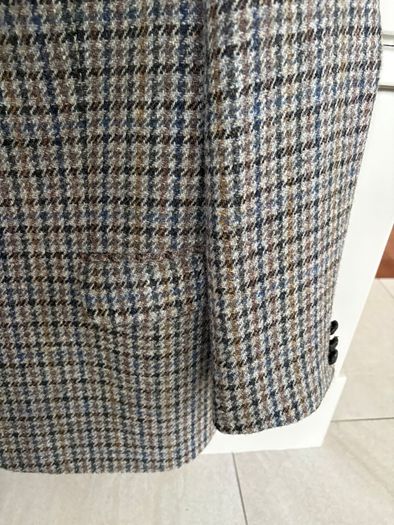 Gents Harris Tweed jacket in a very versatile check colour of grey brown and a little blue IN PERFECT CONDITION