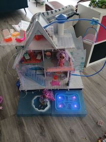 L.O.L Surprise! Winter Disco Chalet Doll House