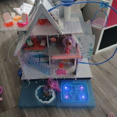 L.O.L Surprise! Winter Disco Chalet Doll House