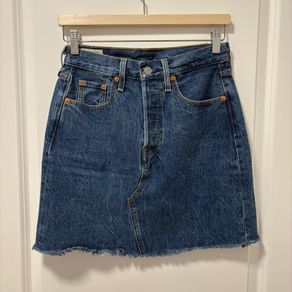 Levi's Mini Skirt W26 | LIKE NEW