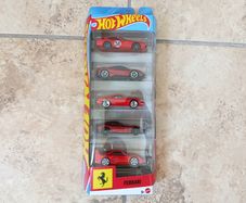 Hot Wheels 2026 Ferrari Red Cars die-cast 1:64 5-Pack (JLN12 JA10C) New & Sealed