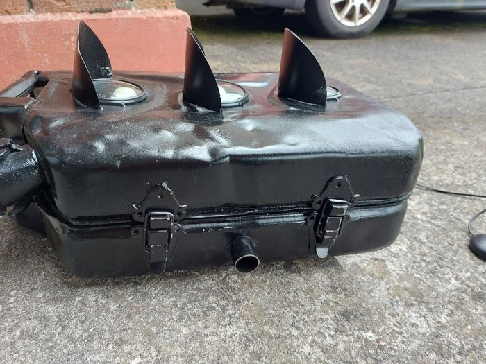 Not too sure what this is, looks like some sort of DRY ICE FOG Light Box