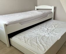 Trundle bed plus single bed (solid beech wood)